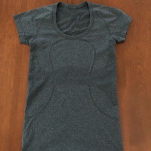 Lulu Lemon swiftly short sleeve shirt
